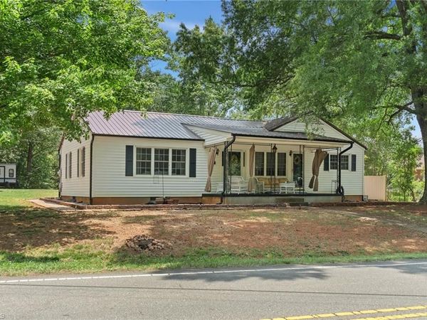 853 Meadowbrook Drive, King, NC 27021