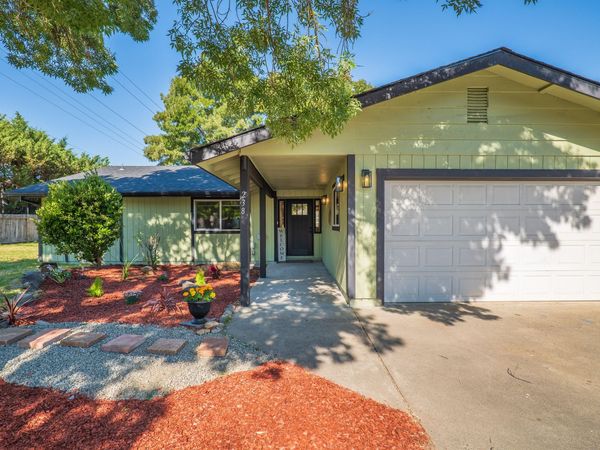 238 Grandview Lane, Grants Pass, OR 97527