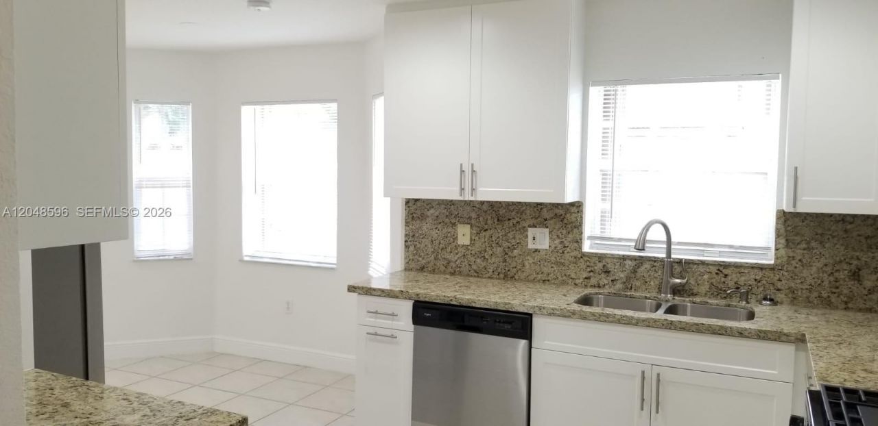 2420 NW 137th Ter , Unit 2420, Sunrise, FL 33323 Photo