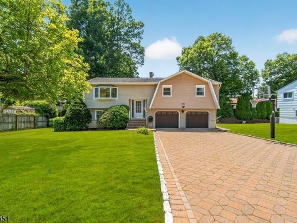 25 Cleveland Ave, East Hanover, NJ 07936