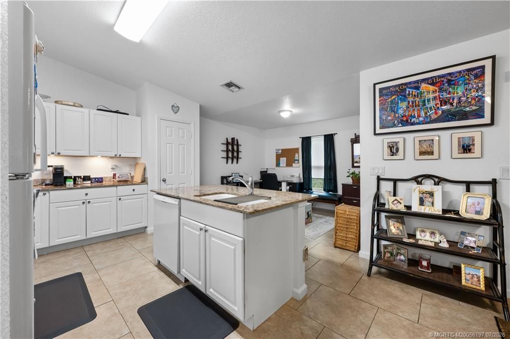 1529 NE Sunview Terrace , Jensen Beach, FL 34957 Photo