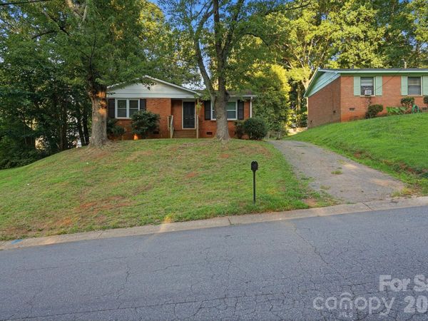 6805 Deanwood Place, Charlotte, NC 28217