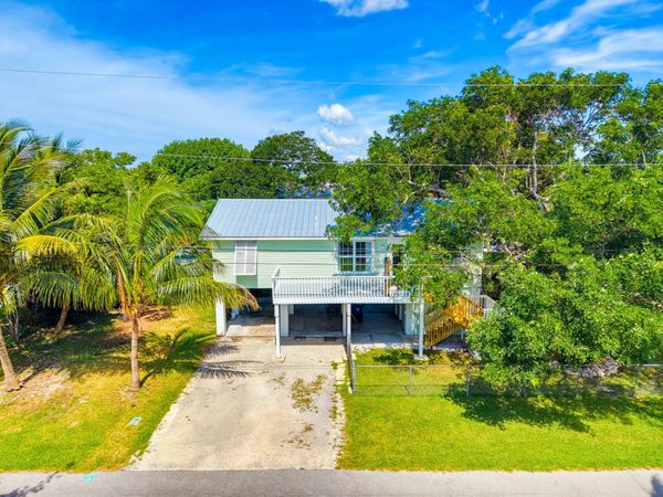 31054 Avenue J, Big Pine, FL 33043