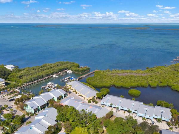 98402 Windward Avenue, KEY LARGO, FL 33037