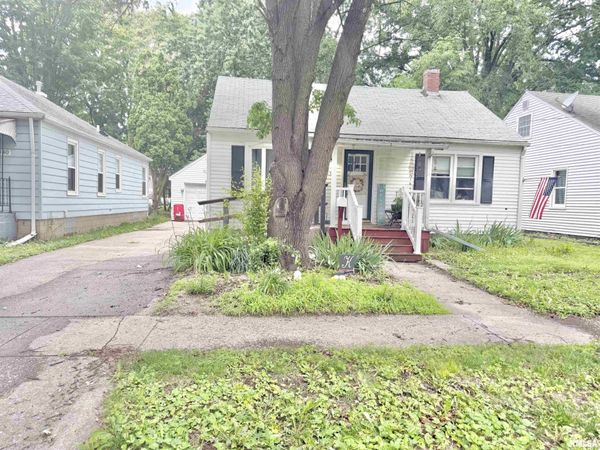 1450 BEECHER Street, Galesburg, IL 61401