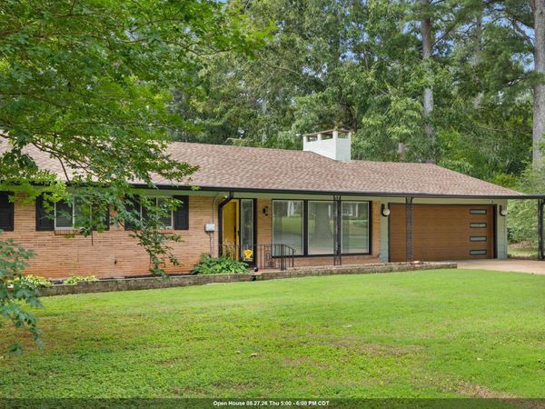 2132 Chickasaw Dr, Florence, AL 35630