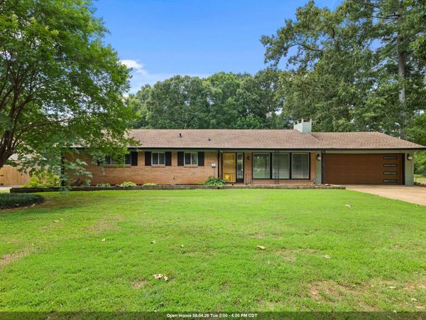 2132 Chickasaw Dr, Florence, AL 35630