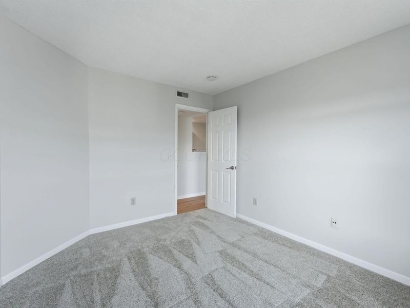 5423 GARDEN RIDGE, Columbus, OH 43228 Photo 11