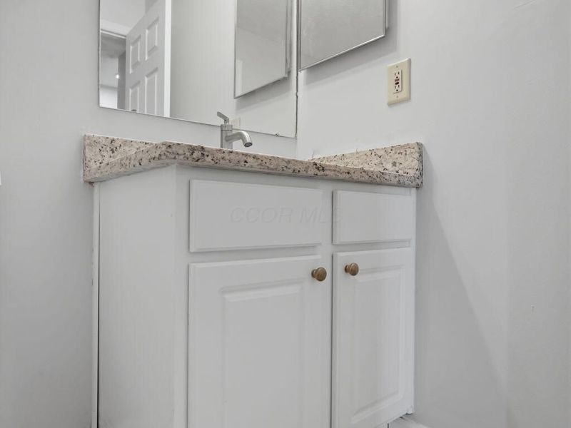 5423 GARDEN RIDGE, Columbus, OH 43228 Photo 18