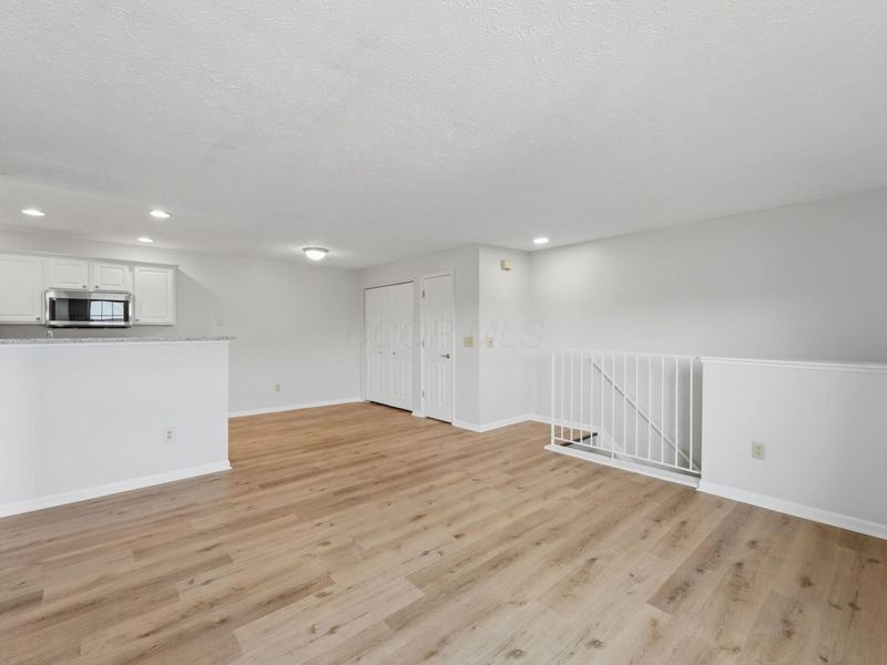 5423 GARDEN RIDGE, Columbus, OH 43228 Photo 21