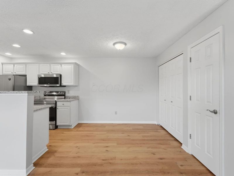 5423 GARDEN RIDGE, Columbus, OH 43228 Photo 22