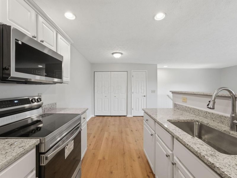 5423 GARDEN RIDGE, Columbus, OH 43228 Photo 23
