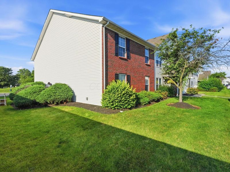 5423 GARDEN RIDGE, Columbus, OH 43228 Photo 3