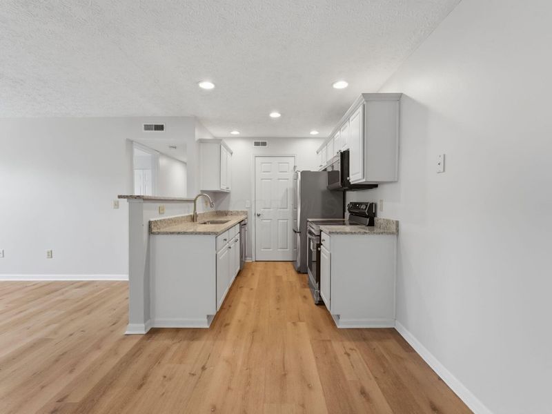 5423 GARDEN RIDGE, Columbus, OH 43228 Photo 6