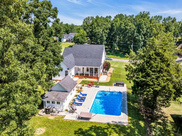 109 Hillside Dr , Dickson, TN 37055