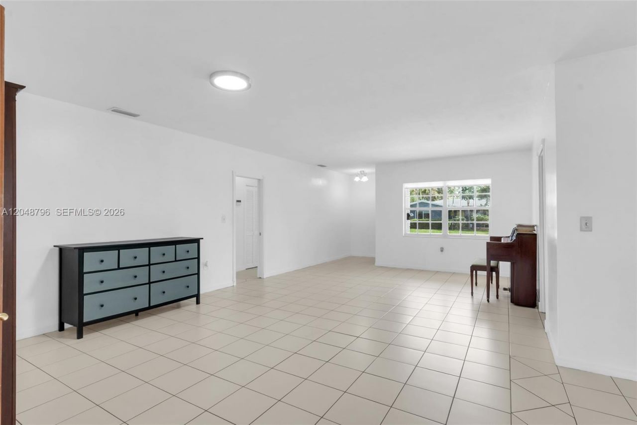5735 SW 57th Ter , Miami, FL 33143 Photo