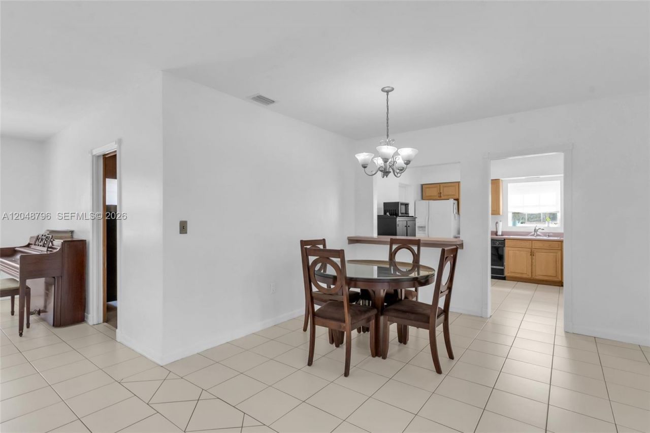 5735 SW 57th Ter , Miami, FL 33143 Photo