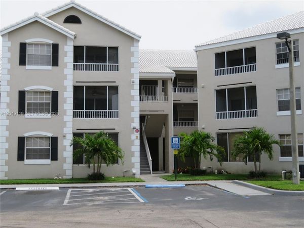 Unit 204, Oakland Park, FL 33309