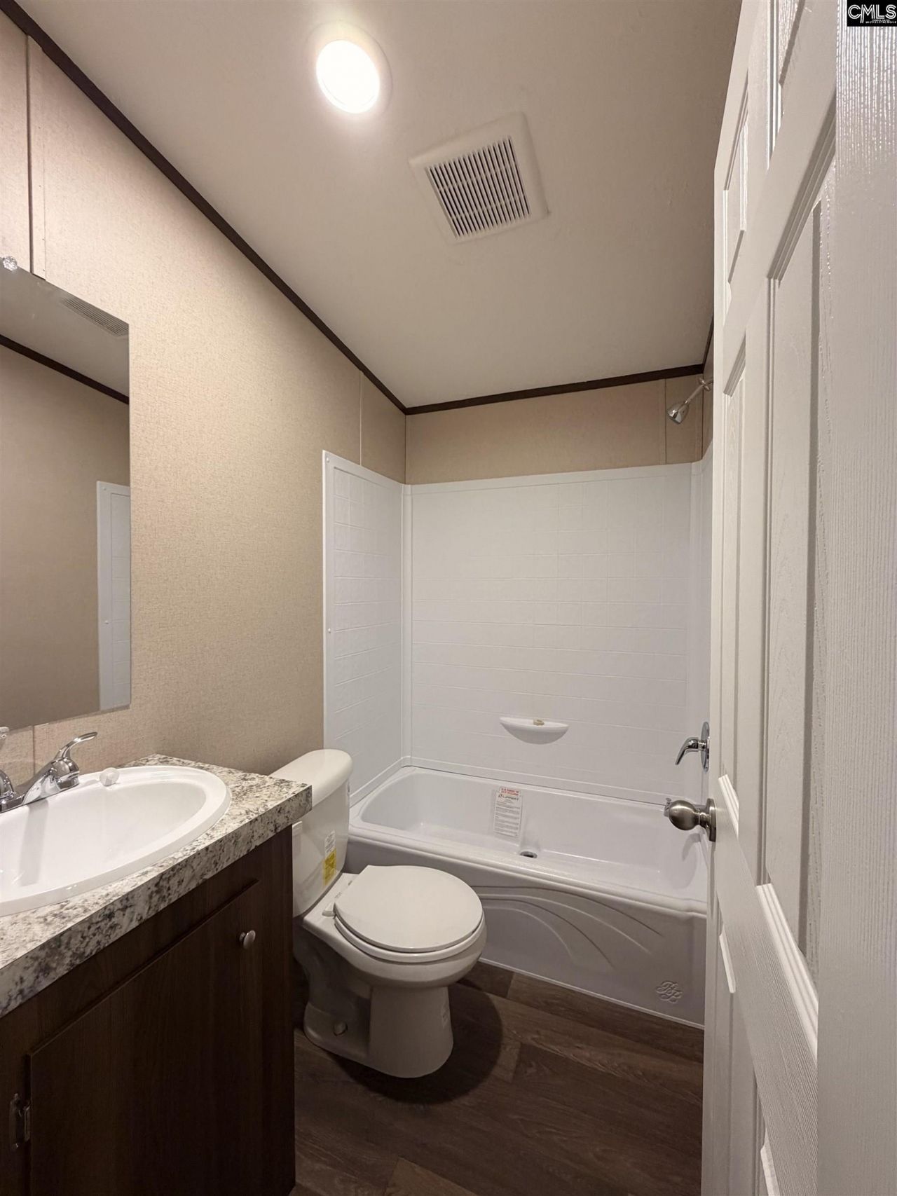 136 Carlton Drive  Photo 14
