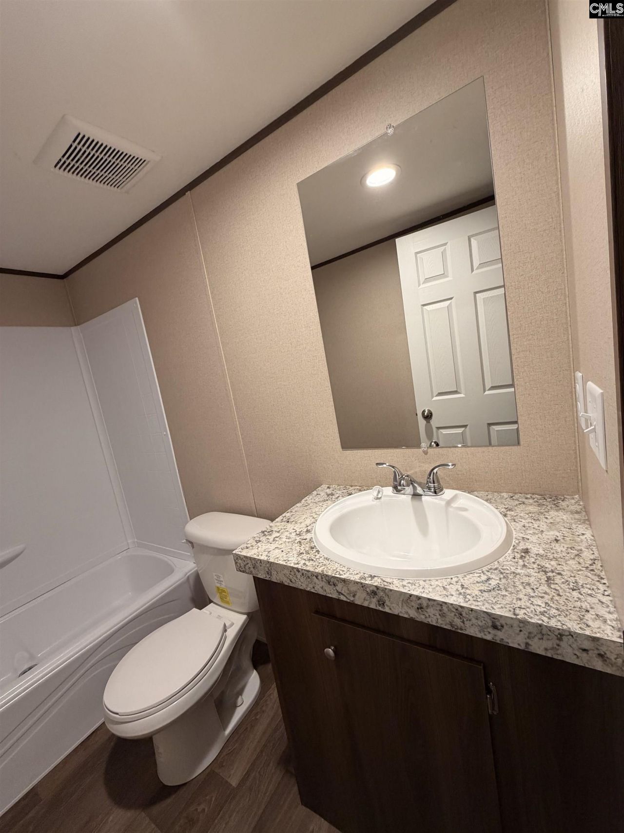 136 Carlton Drive  Photo 23