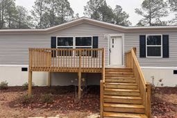 136 Carlton Drive  photo 4