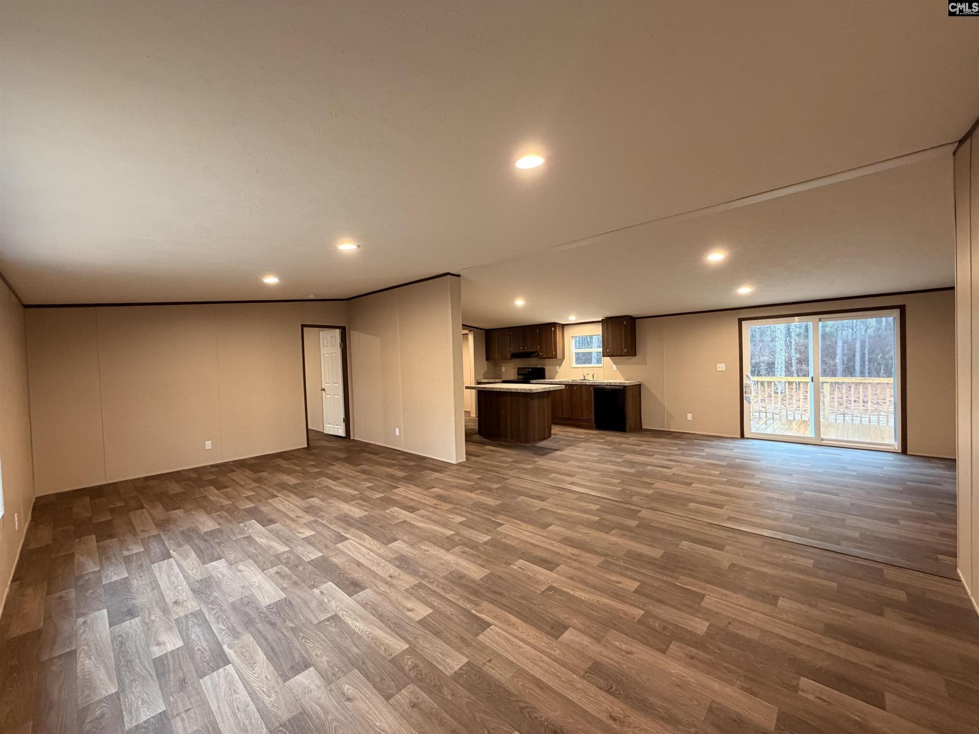 136 Carlton Drive  Photo 5