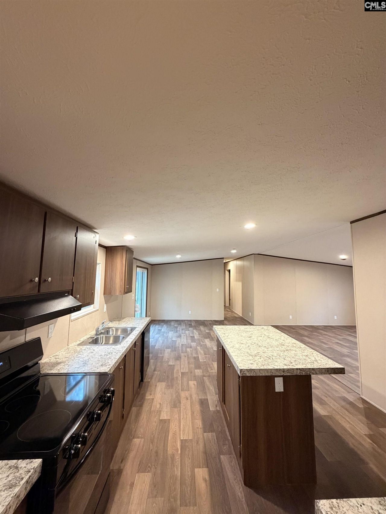136 Carlton Drive  Photo 9