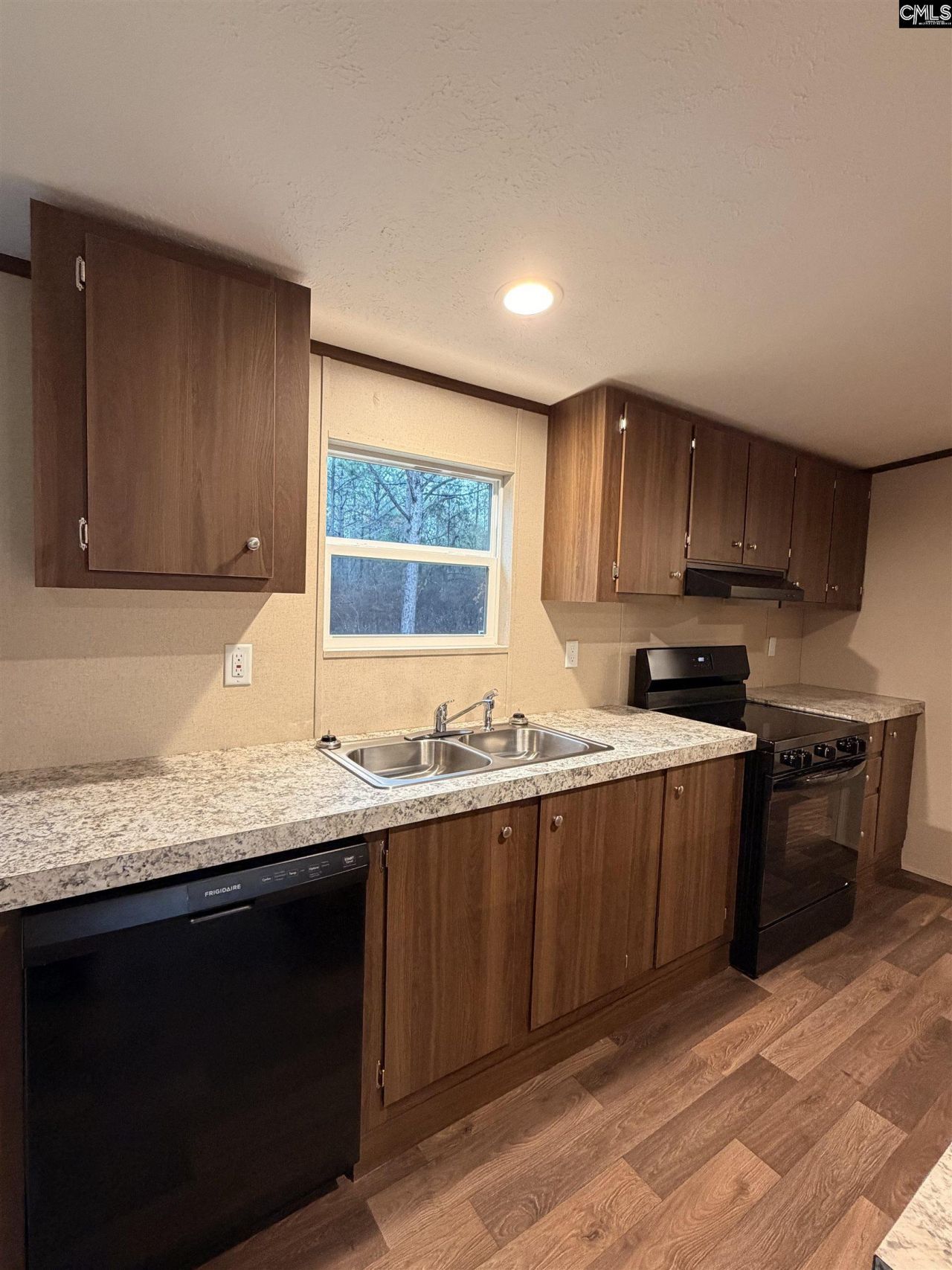 130 Carlton Drive  Photo 11