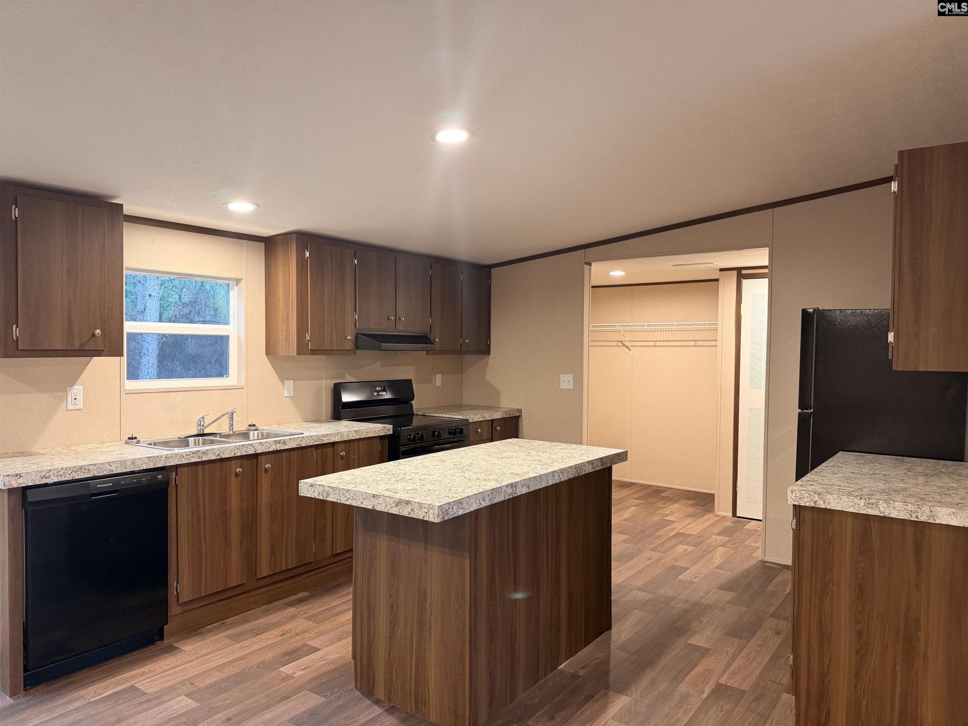 130 Carlton Drive  Photo 8
