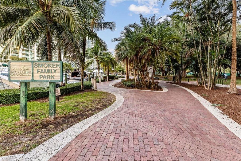 520 SE 5th Avenue, Unit 2404, Fort Lauderdale, FL 33301 Photo