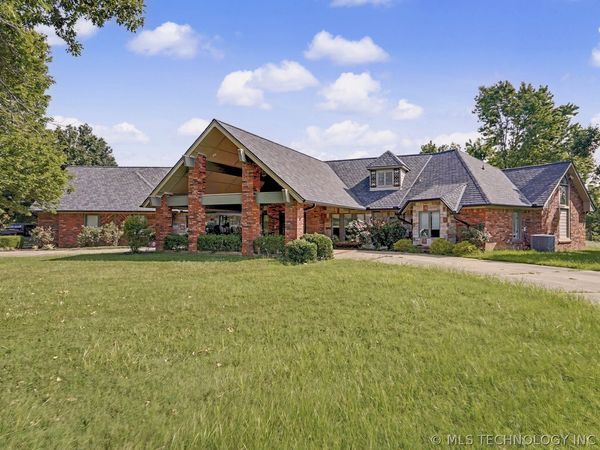 2200 W Blue Starr Drive, Claremore, OK 74017