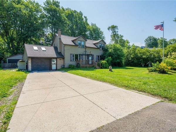 6937 Wellington Drive , Derby, NY 14047