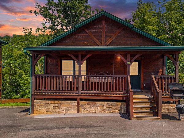 832 Great Smoky Way, Gatlinburg, TN 37738