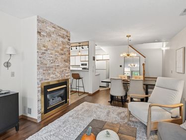 2597 Bedford Court, Unit 27, Mendota Heights, MN 55120