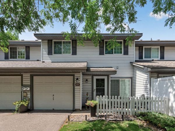 2597 Bedford Court, Unit 27, Mendota Heights, MN 55120