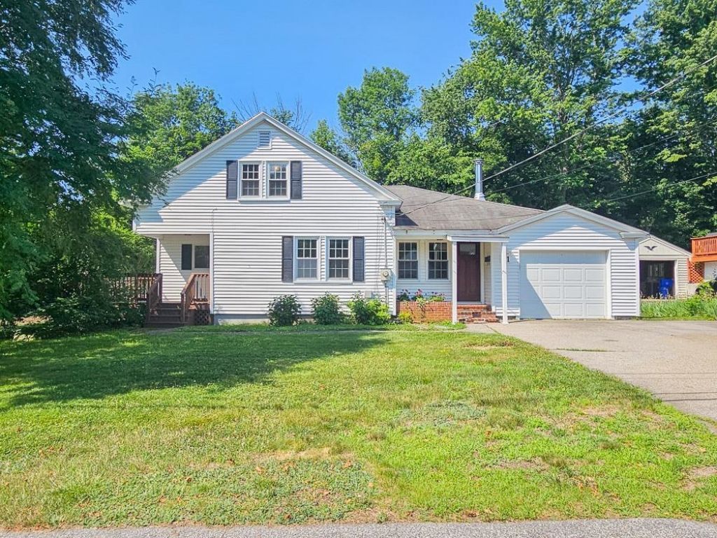 11 Nash Parkway, Somersworth, NH 03878 Main Photo