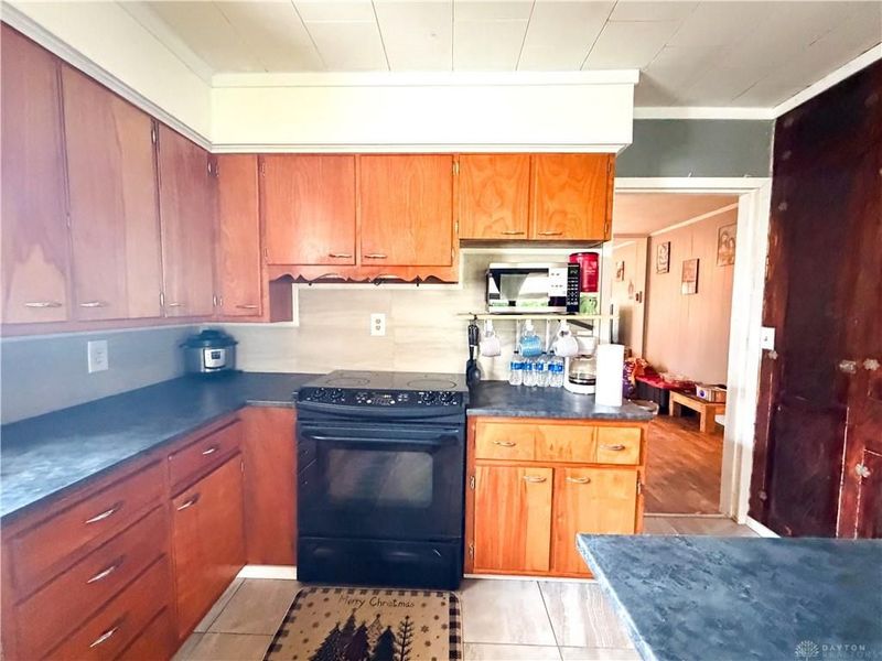 8543 Pitsburg Laura Road, Pitsburg, OH 45304 Photo 12