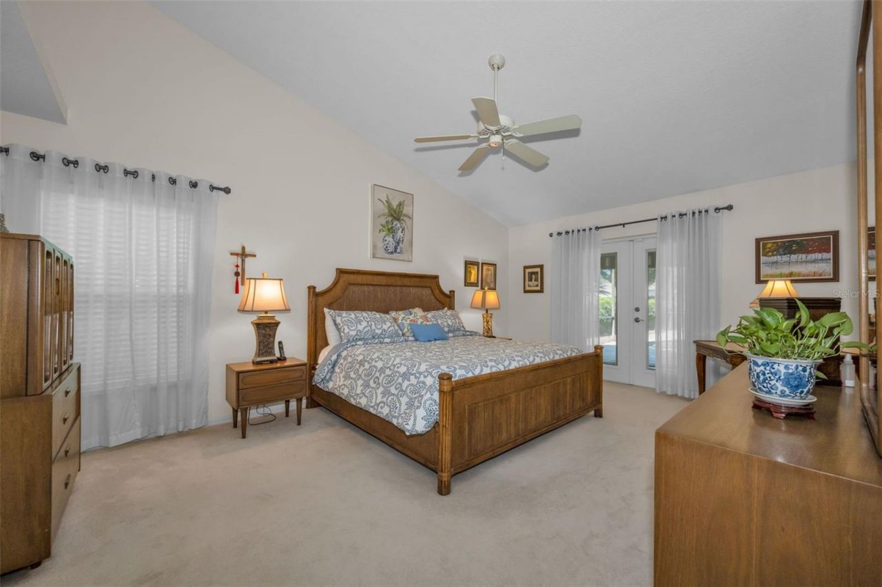 9904 Oaks Lane , Seminole, FL 33772 Photo