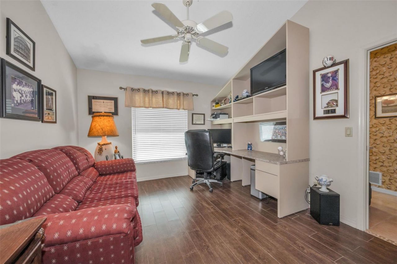 9904 Oaks Lane , Seminole, FL 33772 Photo