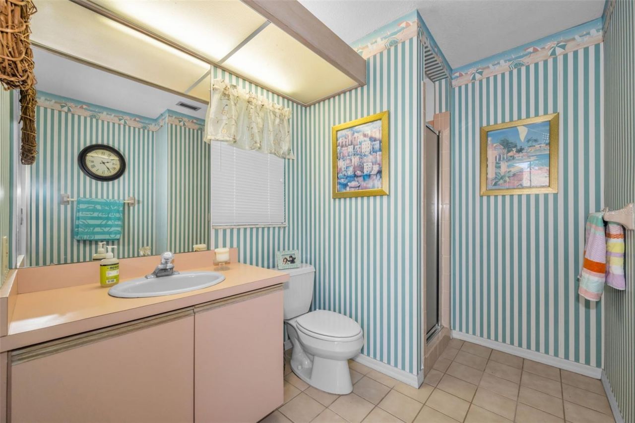 9904 Oaks Lane , Seminole, FL 33772 Photo