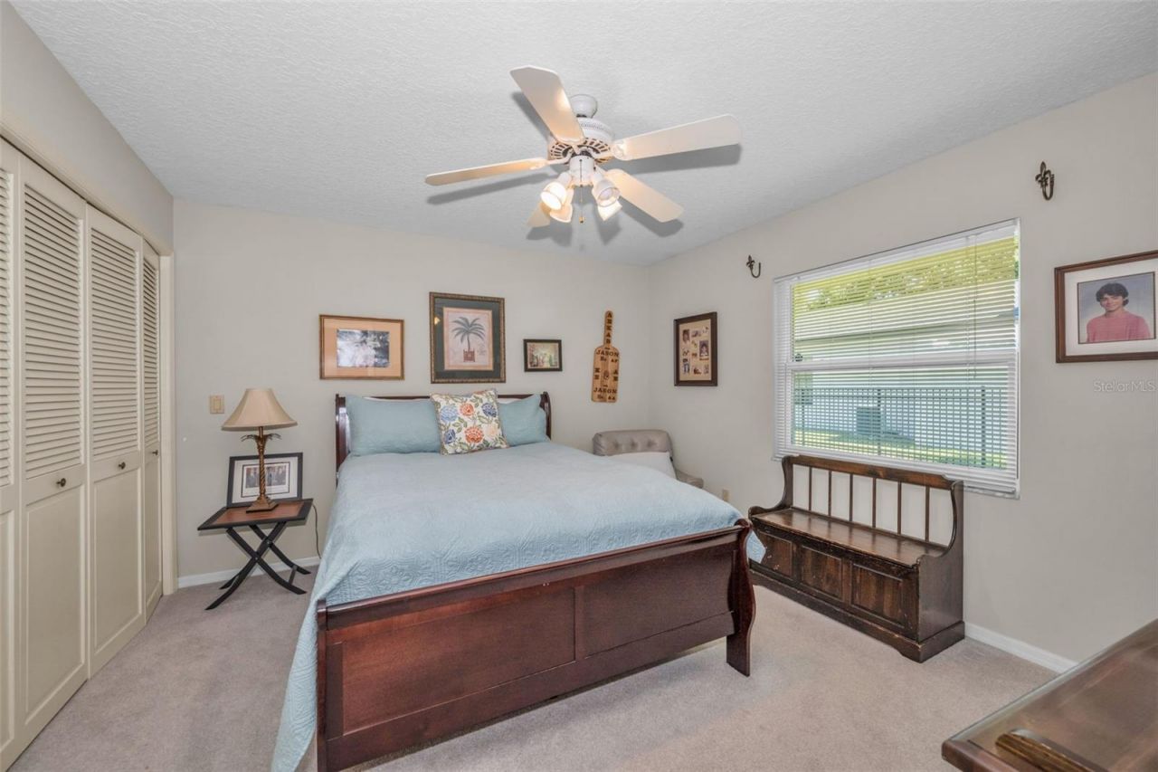 9904 Oaks Lane , Seminole, FL 33772 Photo
