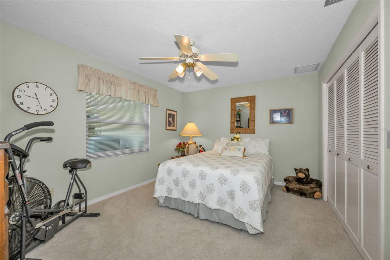 9904 Oaks Lane , Seminole, FL 33772 Photo