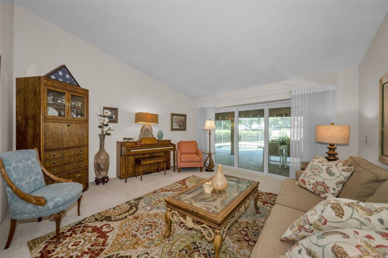 9904 Oaks Lane , Seminole, FL 33772 Photo