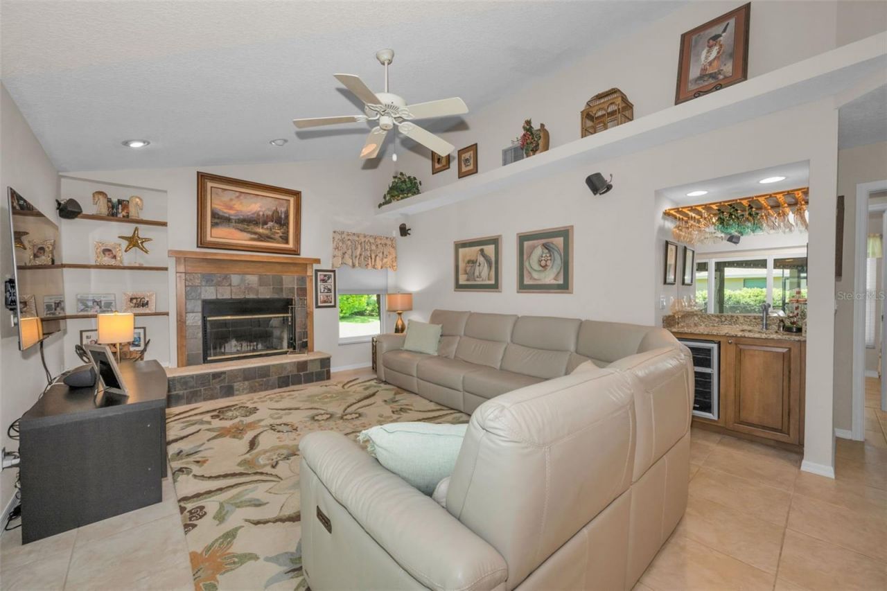 9904 Oaks Lane , Seminole, FL 33772 Photo