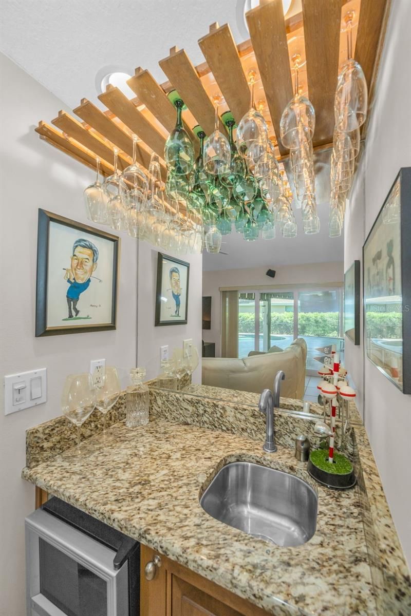 9904 Oaks Lane , Seminole, FL 33772 Photo