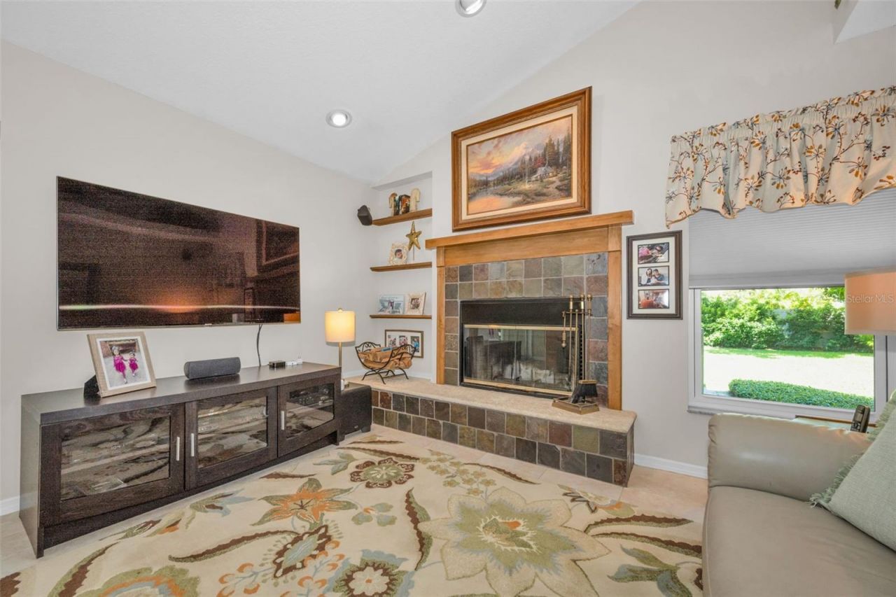 9904 Oaks Lane , Seminole, FL 33772 Photo