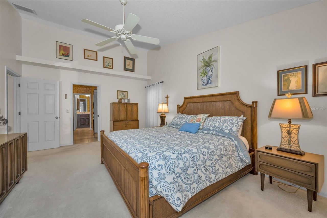9904 Oaks Lane , Seminole, FL 33772 Photo