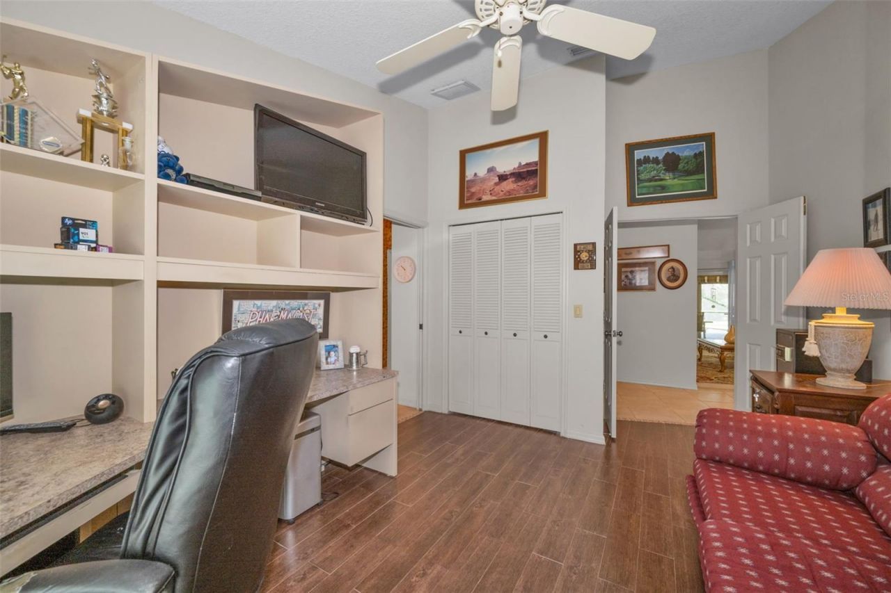 9904 Oaks Lane , Seminole, FL 33772 Photo