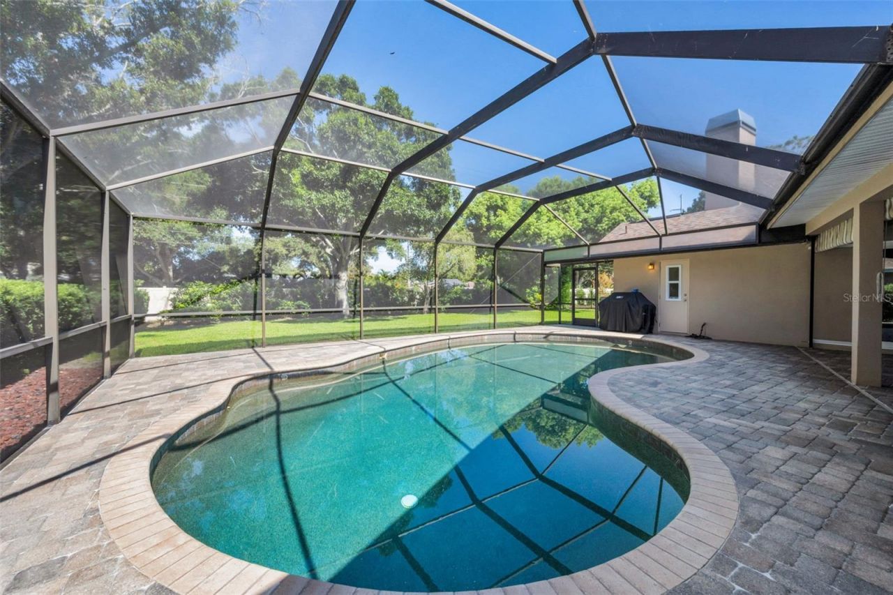 9904 Oaks Lane , Seminole, FL 33772 Photo