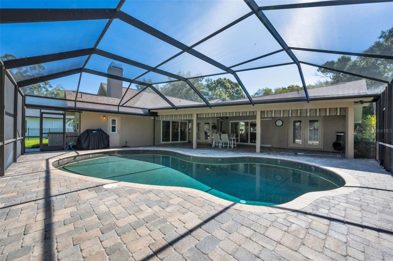 9904 Oaks Lane , Seminole, FL 33772 Photo